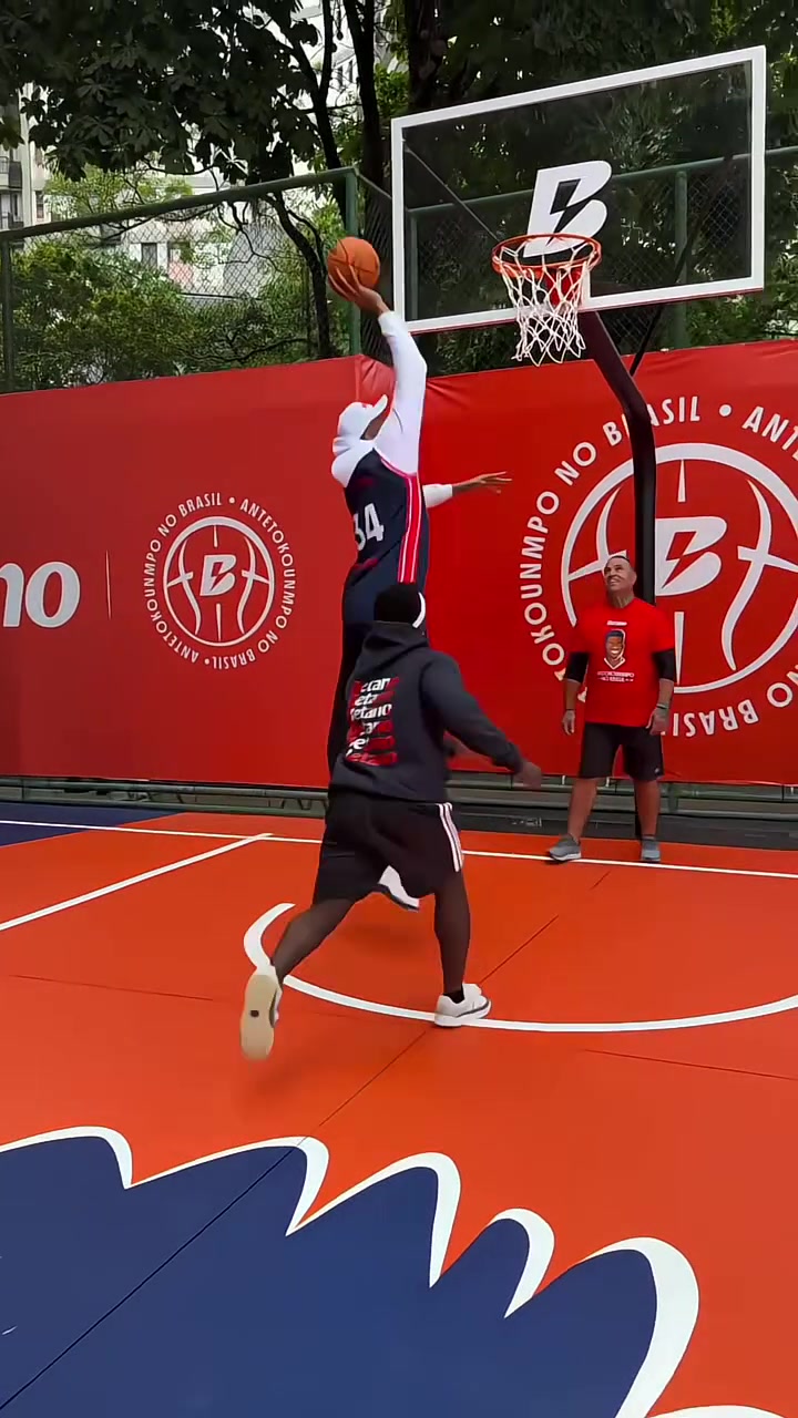 爱游戏APP-出色防守引发热议！，字母哥在澳大利亚队比赛中重要助攻赢得满堂喝彩的简单介绍