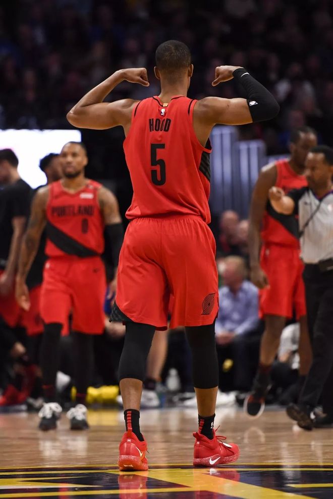 爱游戏APP-包含波特兰开拓者迎葡超关键赛；加时末段造点机会；气氛紧张；球探报告显示潜力的词条