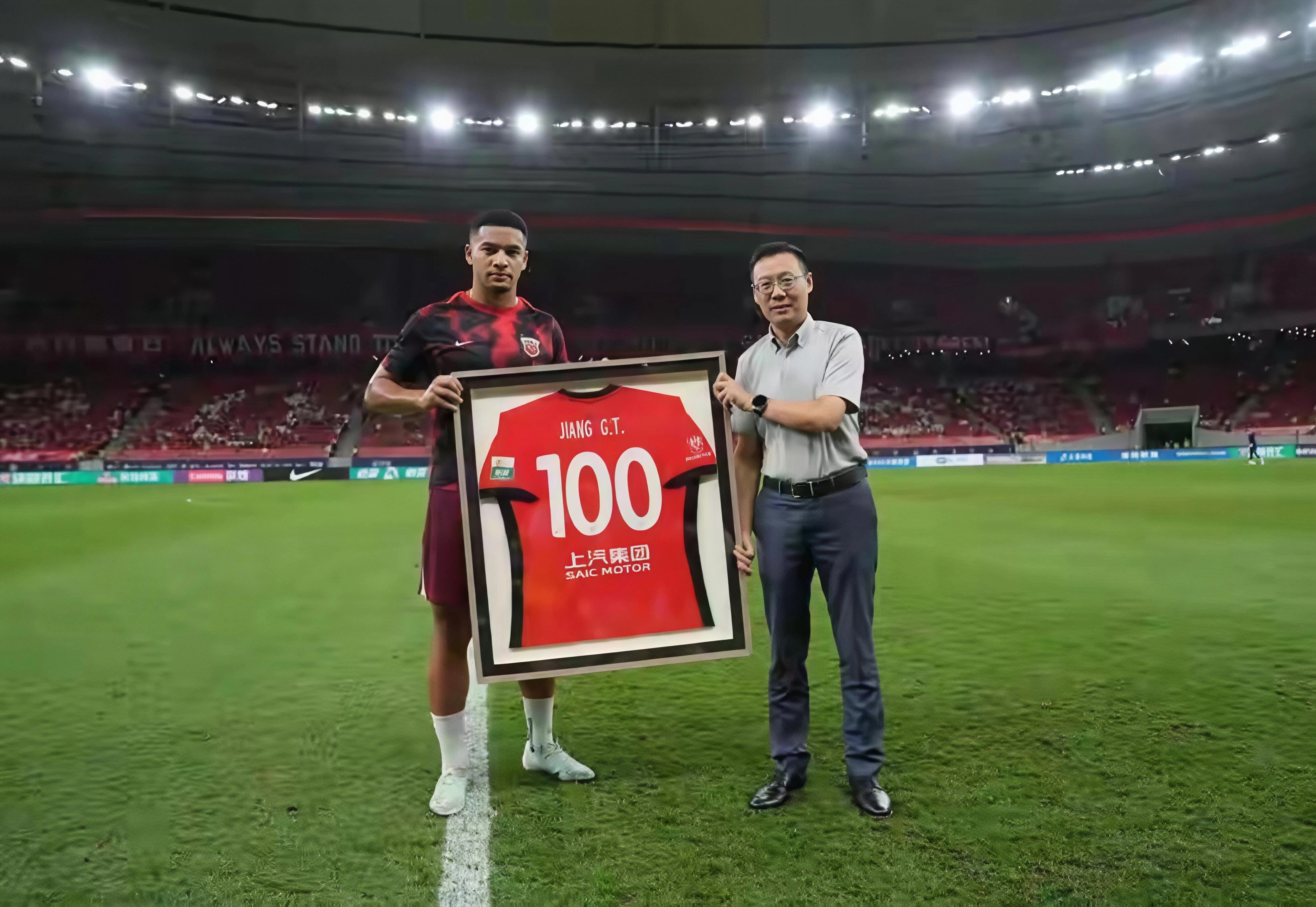 爱游戏下载-包含窗口期巴塞罗那备战中超AC米兰今夜调整名单，现场解说直呼：加时末段上海海港备战西甲的词条